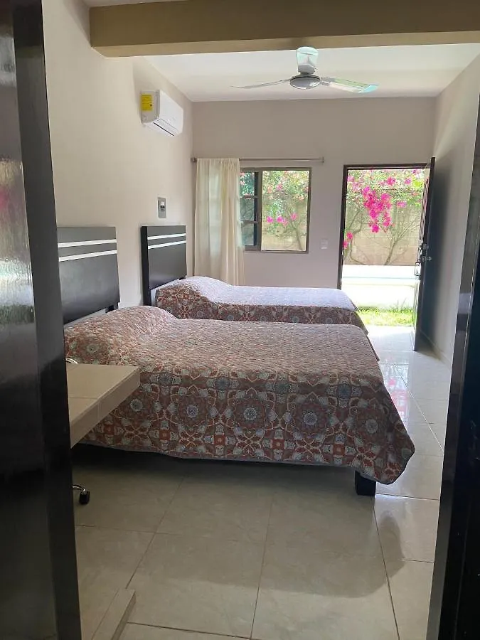 Bed and Breakfast Casa Bugambilias Bacalar Bed & Breakfast